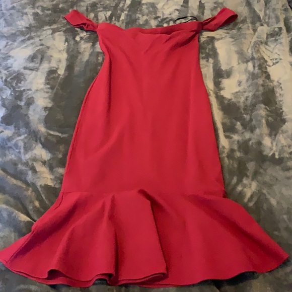 Off the shoulder red dress - Picture 3 of 5